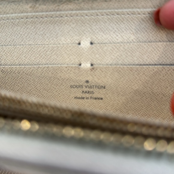 Louis Vuitton Damier Azur Zippy Wallet - Picture 5 of 13